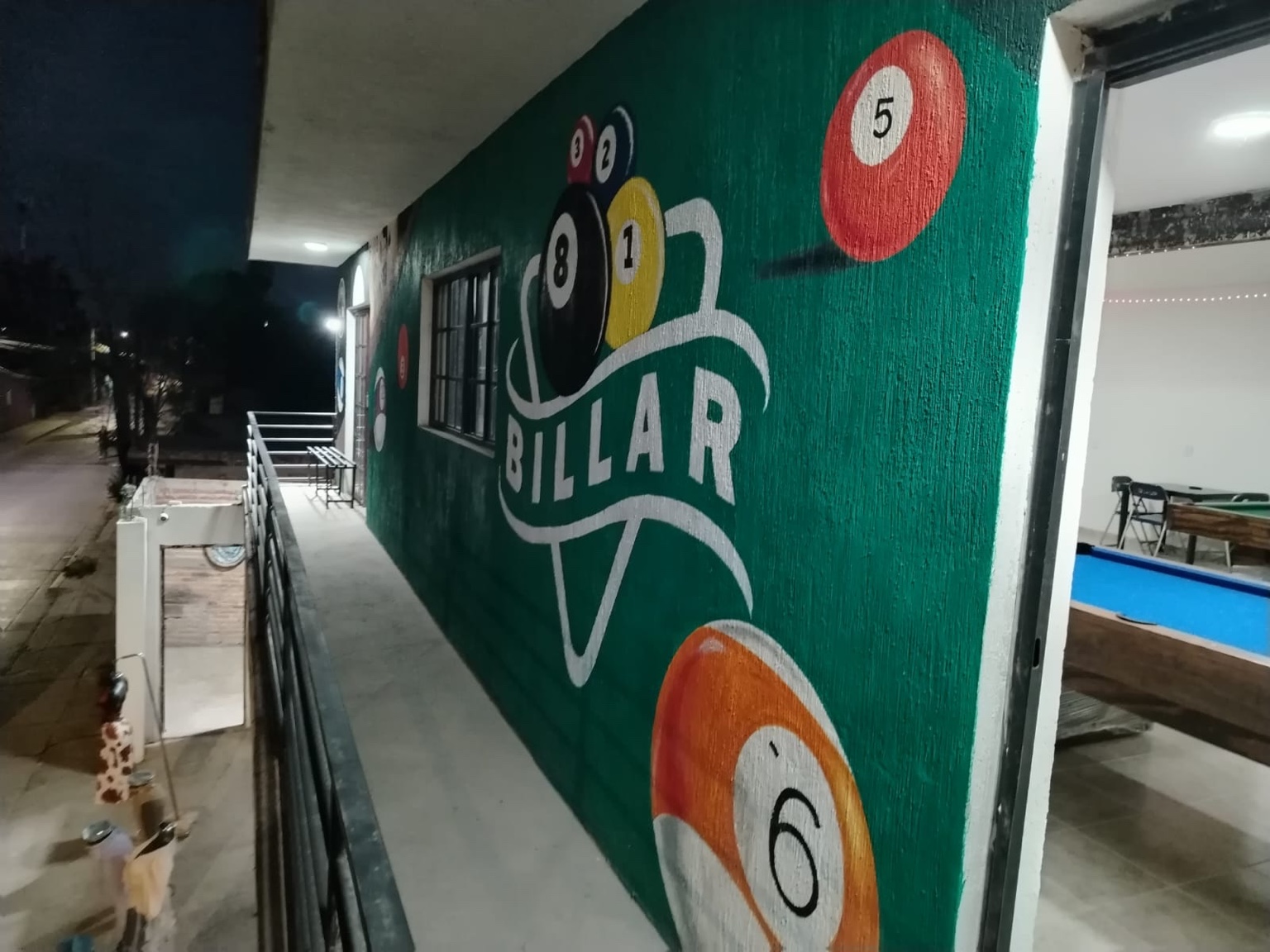 Mural exterior de Billar Fersitos